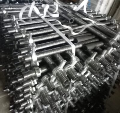 UNIVERSAL Adjustable Scaffolding Screw Jack, Heavy-Duty Threaded Rod, High-Load Leveling Base, Smooth-Action Handle Nut, Electro-Galvanized Finish.